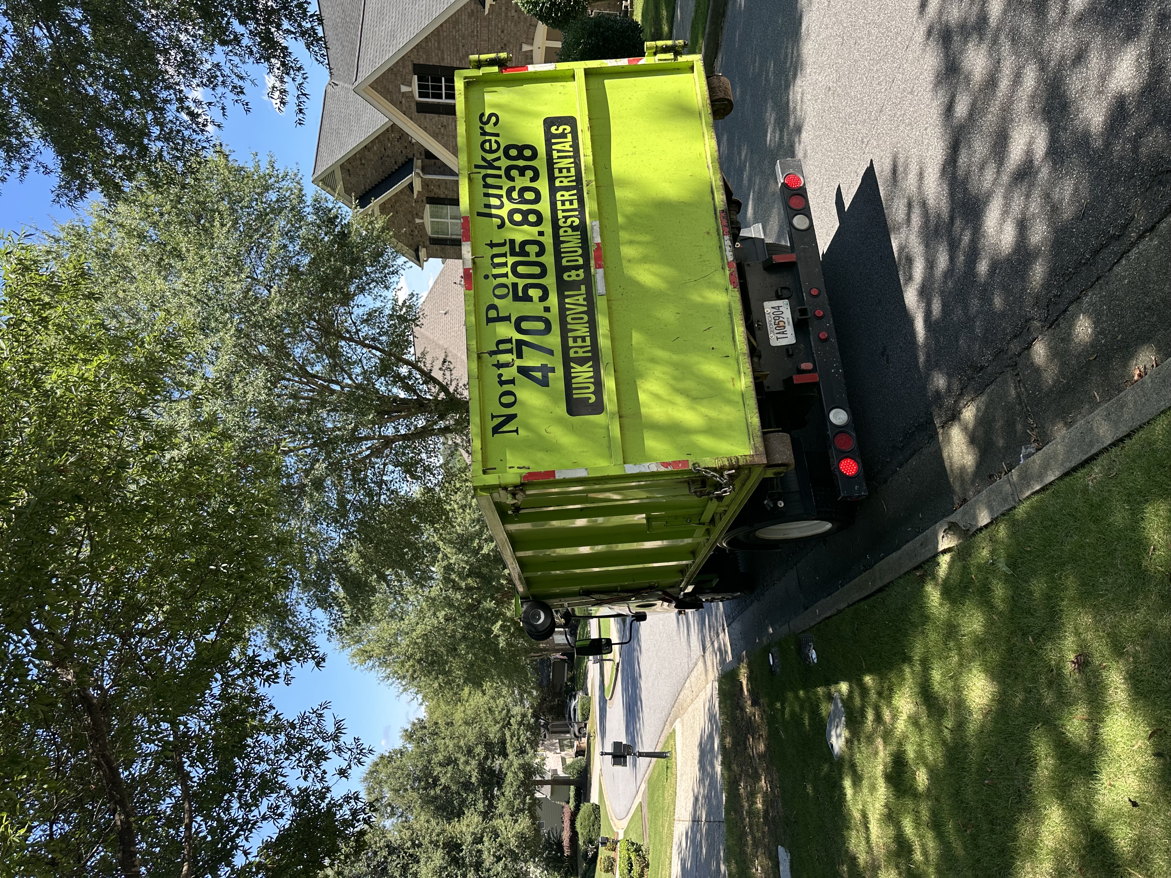 Junk removal truck